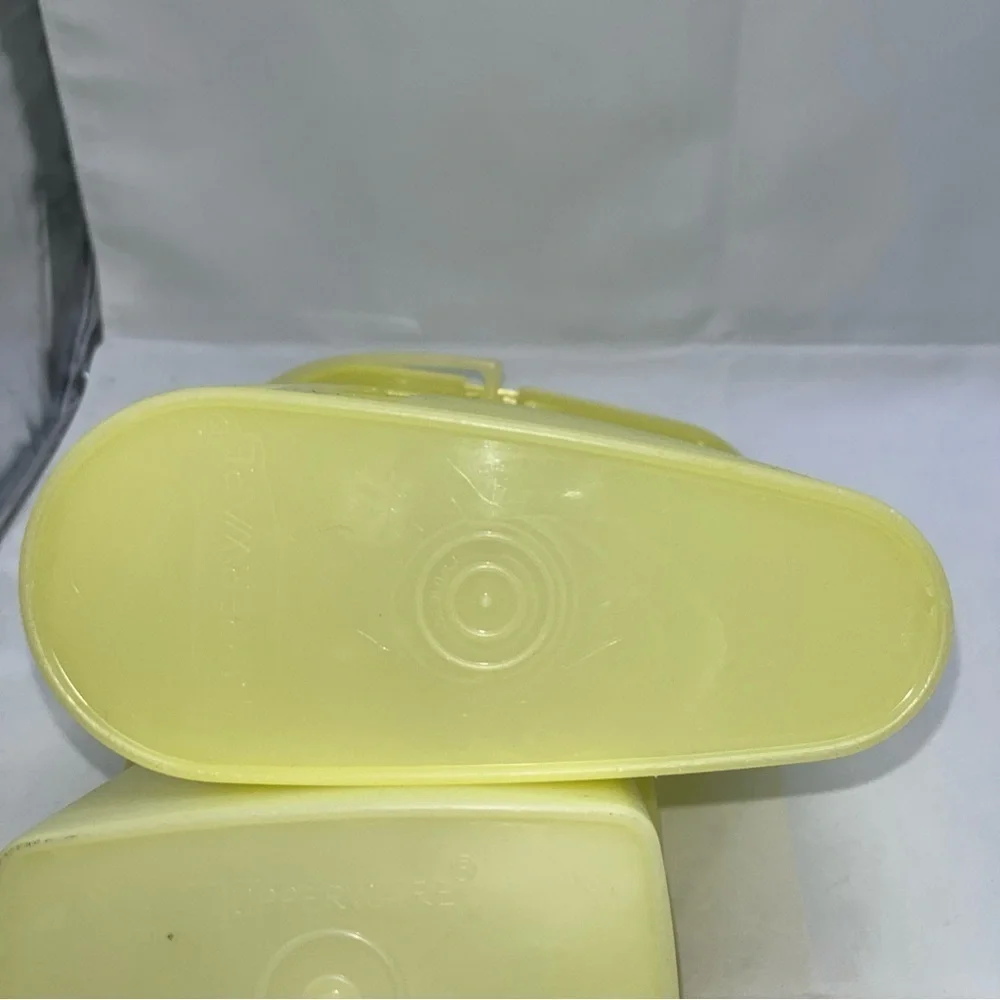 Vintage Tupperware Yellow Beverage Buddy 587 2-Qt Pitcher Pour Seal & Handle ++